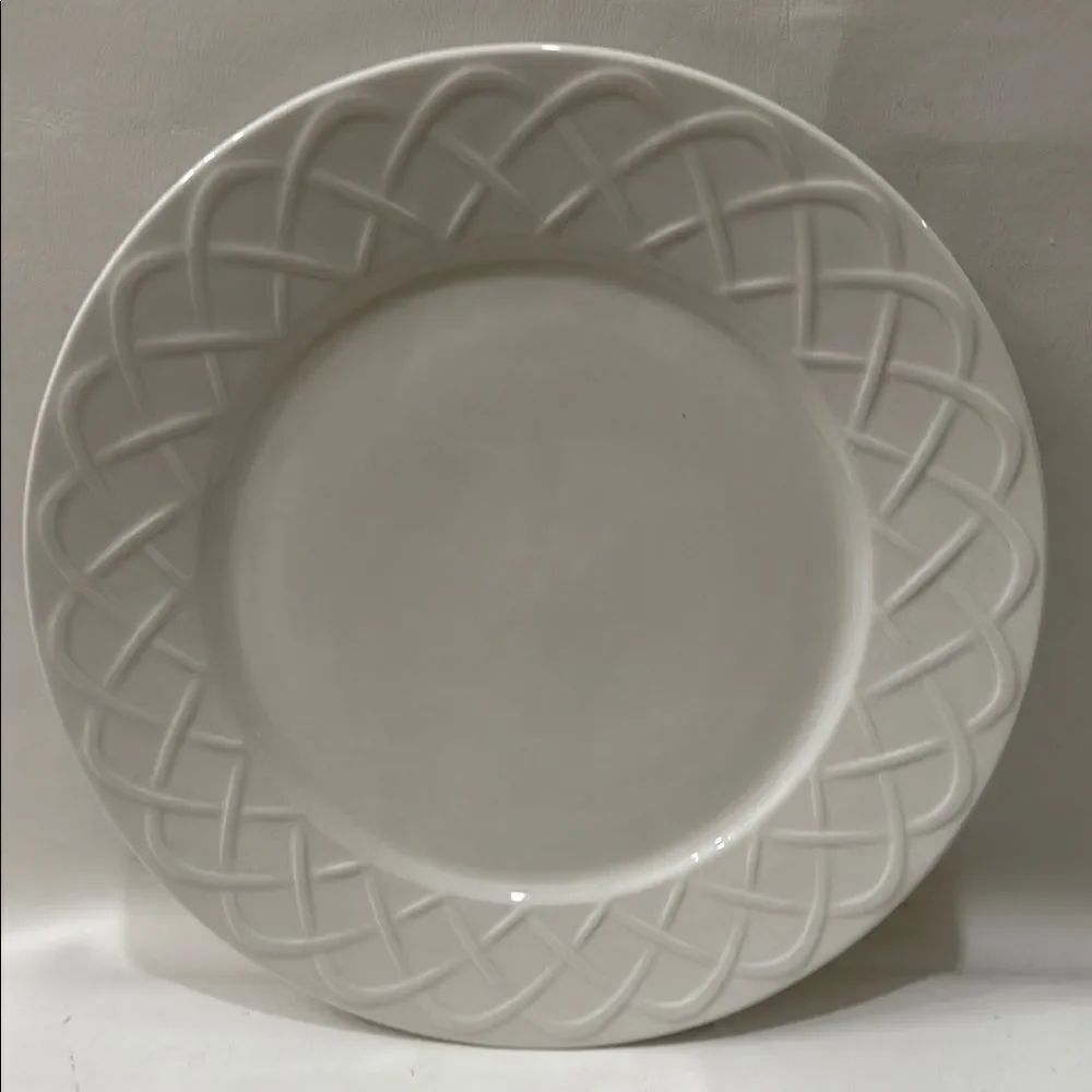 Picnic Oneida White Geometric Dinnerware Serving Platter Plate 12 1/4 In Round